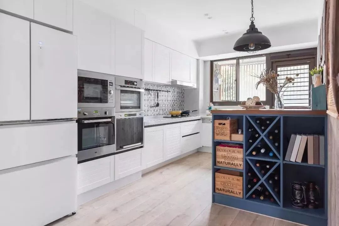 老年小妙招|厨房收纳丨厨房还在装吊柜？过来人吐槽：中看不中用！