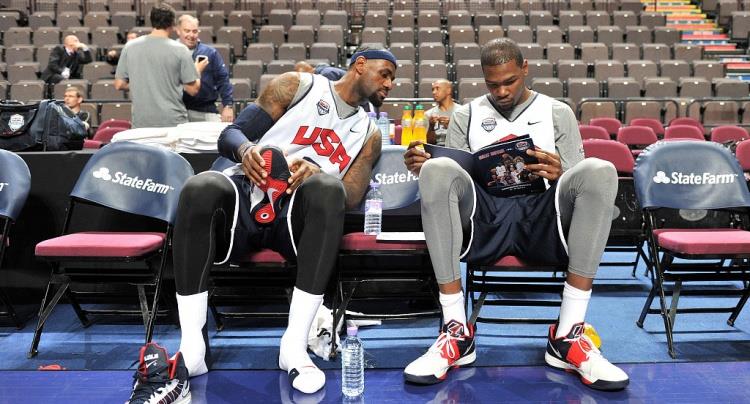 DrLion狮博士|湖人8球员超32岁，库里4年13.9亿锁死勇士，快船要沉，篮网还有救