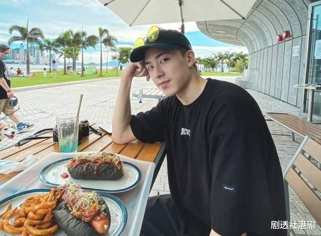 刘亦菲|又一混血星二代正式出道，长相帅气酷似韩国男星，家族基因强大