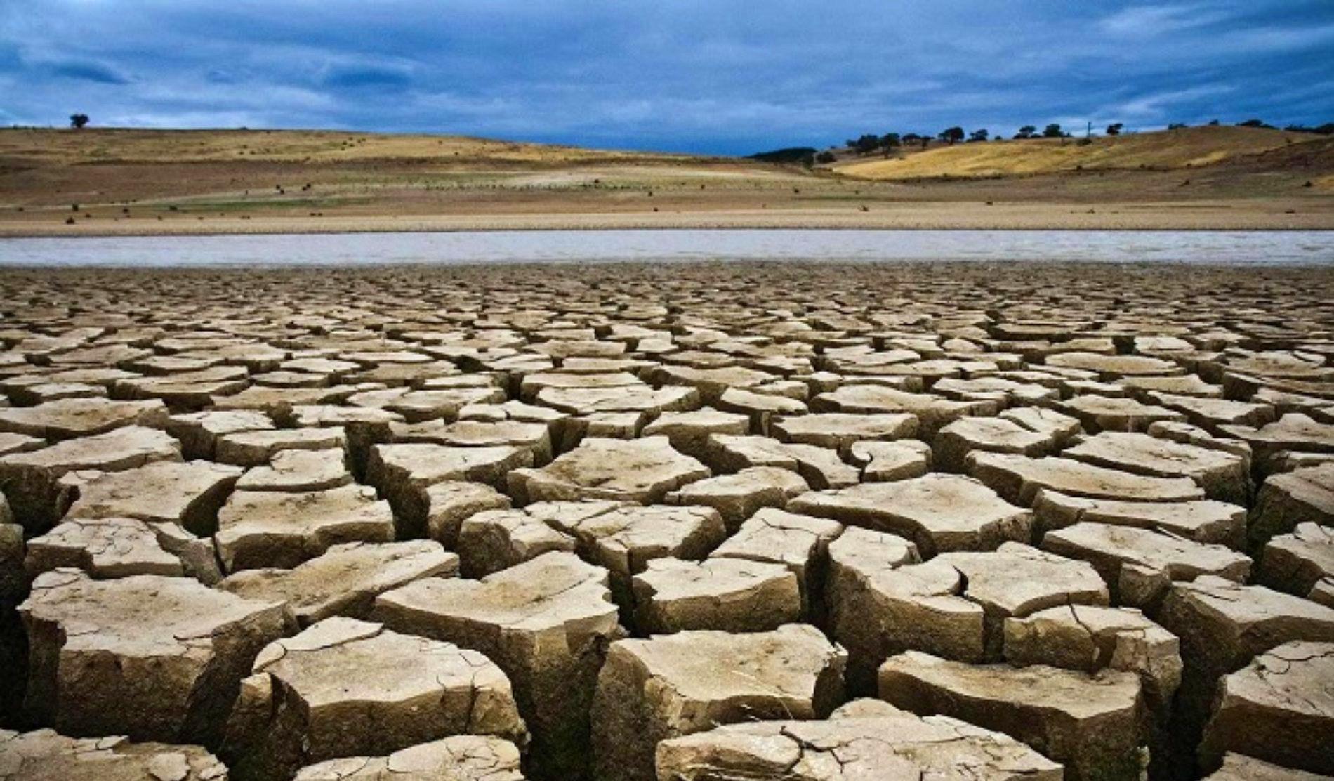 科学家 为啥宇宙最高温度为1.4亿亿亿亿度，而最低温度只有-273.15℃？