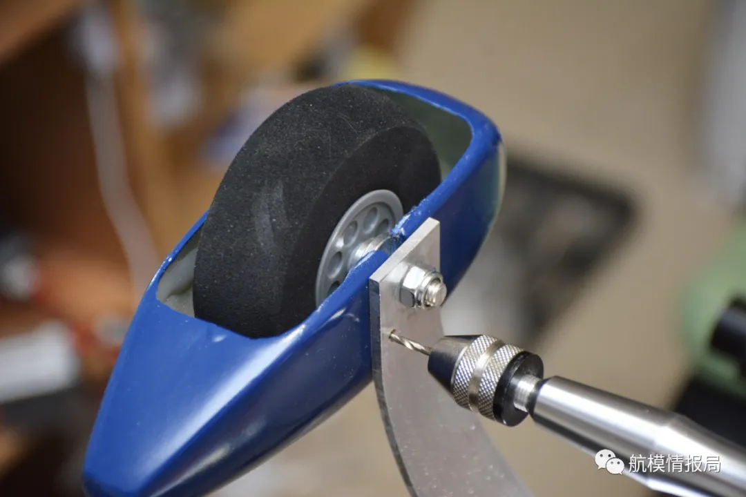 动力学 航模测评   酷似宇宙飞船，福莱特出品的蟋蟀双发像真机开箱和飞行