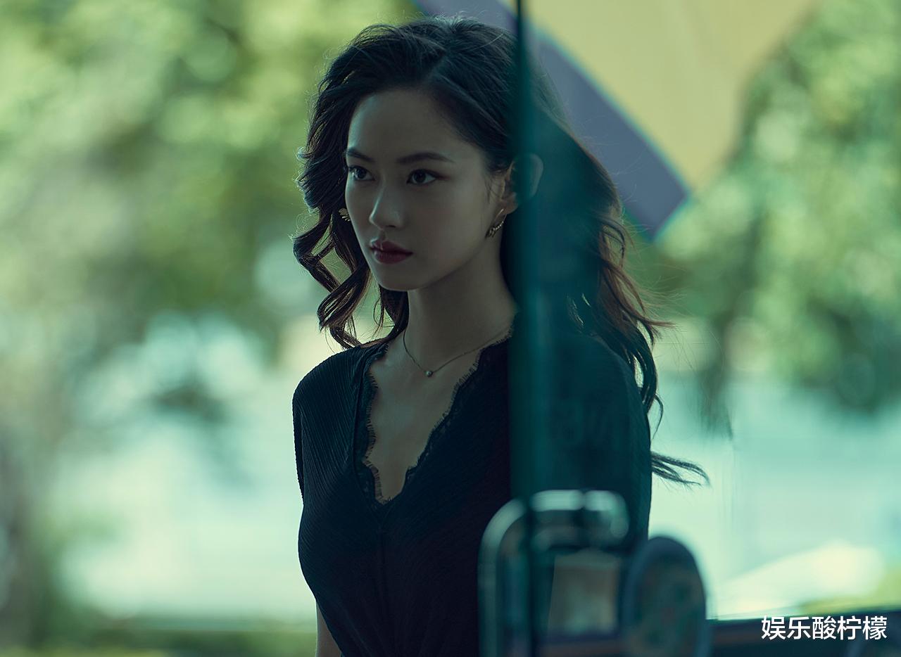 电影|贺岁电影乱套了，黄晓明撤档，肖央提档，都想避开《蜘蛛侠》吗