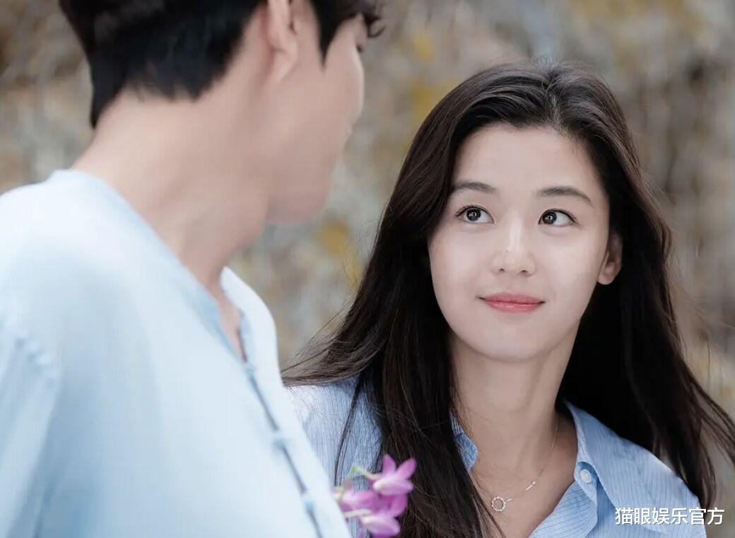 粉色|影后全智贤身材太辣，大方秀出马甲线，与百亿富豪老公已生两娃