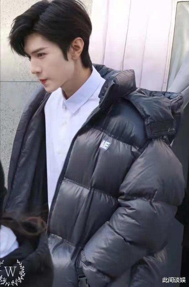 白敬亭|96年陈哲远被拍侧颜生图，状态好到出圈，爱豆转型演员的成功例子！