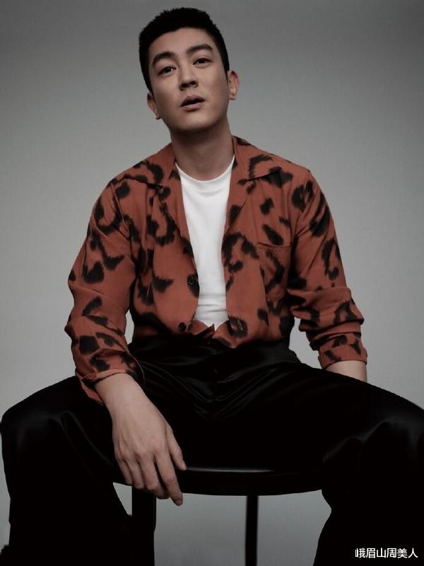 峨眉山周美人|“夫妻模范”营业!杜江霍思燕合体拍大片,幸福感溢出屏幕