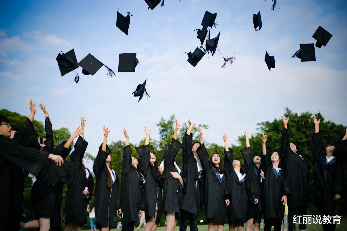 教师|选择师范类专业、教师职业，有哪些优势？有哪些热门专业和院校？