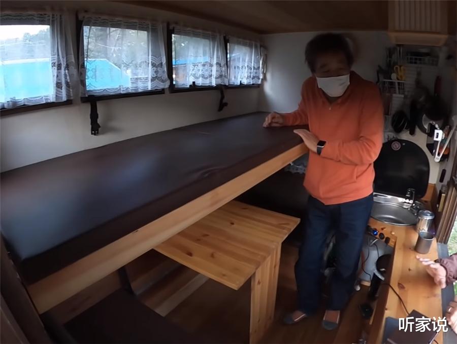 听家说|日本退休大叔住微型货车，将5㎡车厢变蜗居，在移动屋中流浪400天