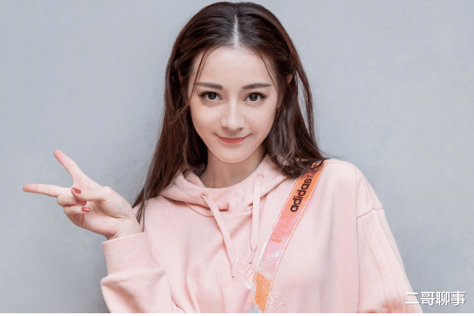 迪丽热巴|迪丽热巴在大家面前展现出来的性格，颜值，每一样都非常圈粉