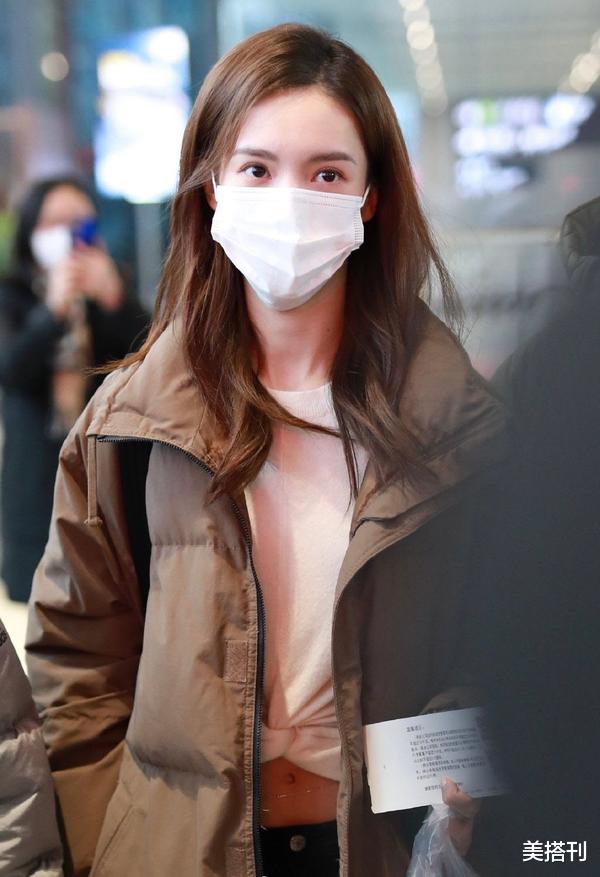 金晨|金晨真任性，不惧严寒内搭打结穿，露出纤细蛮腰“美丽冻人”