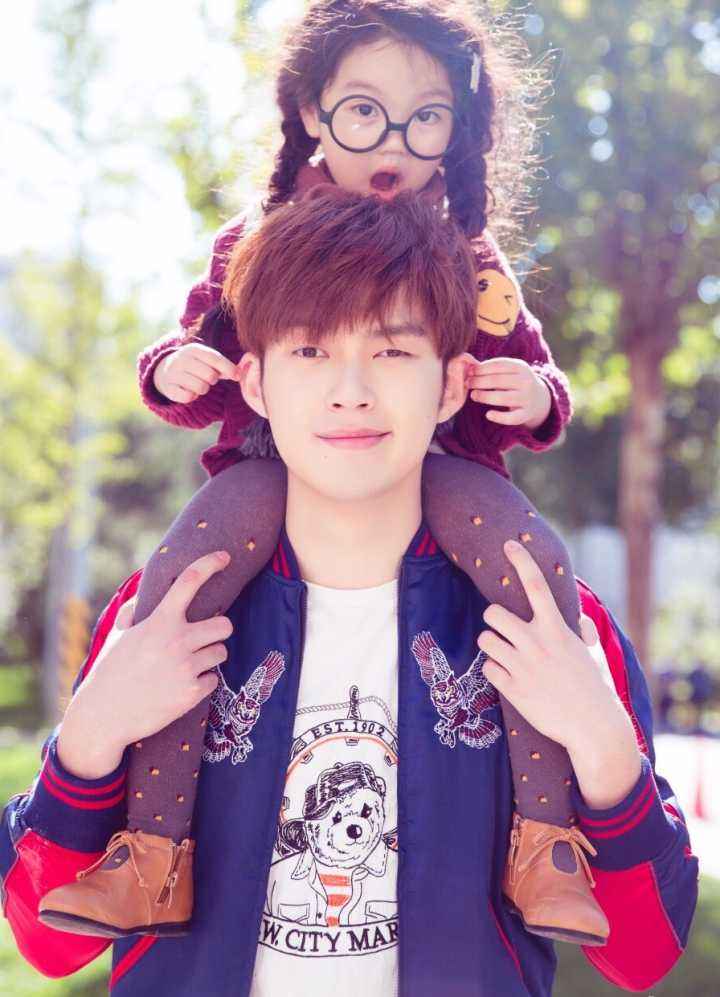 童星|被当成摇钱树的童星，邓鸣贺去世时仅9岁，纪宝如却被家人囚禁