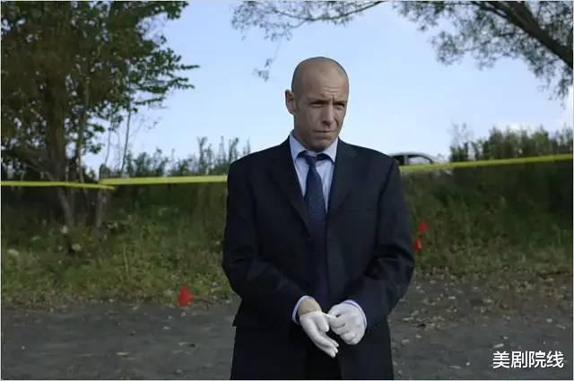 米奇|又来一部都市版《黄石》美剧，太狂野了！