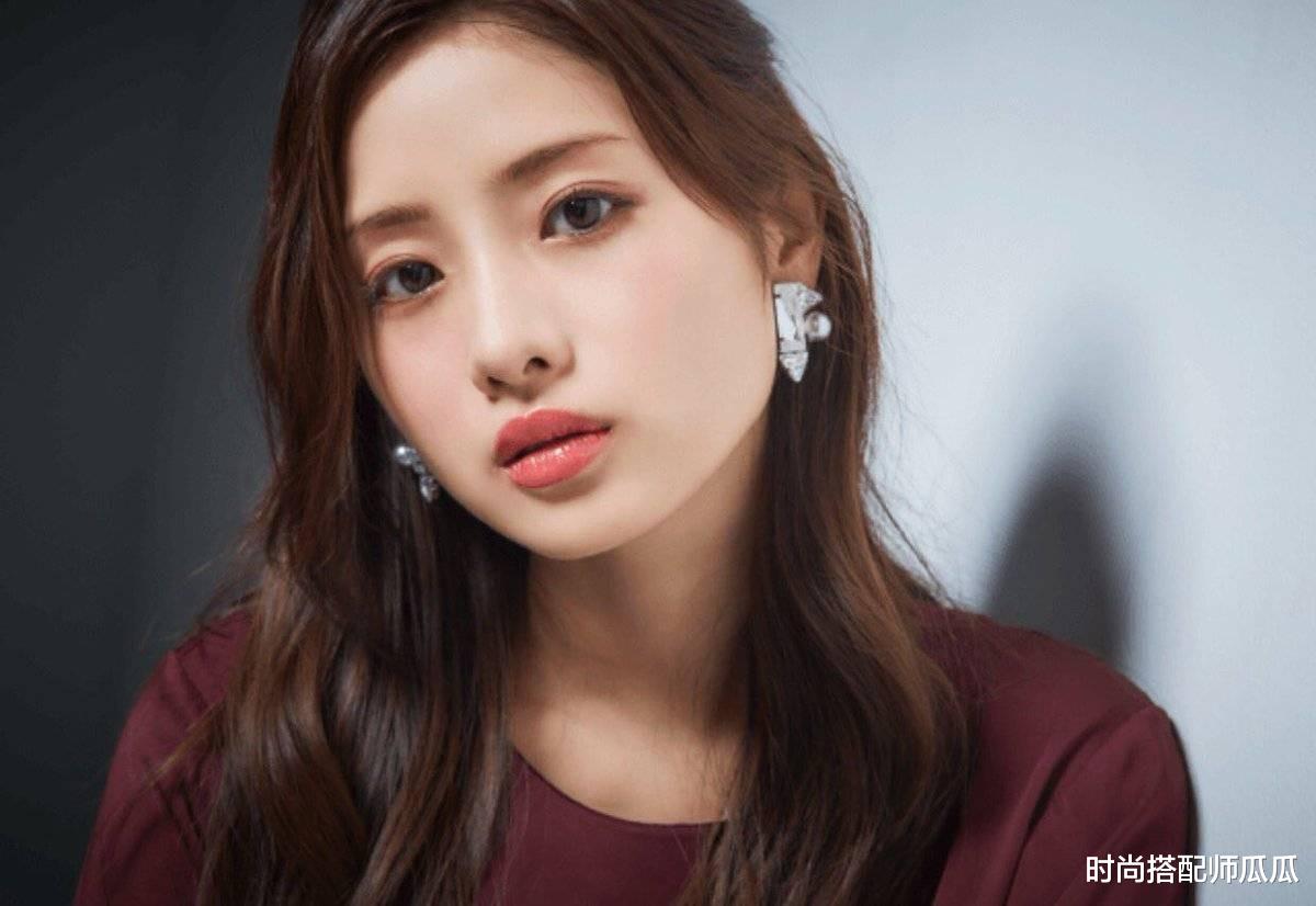 发型 ?建议中年女人,远离这3种“发型”!特别是第2种,显老还没气质