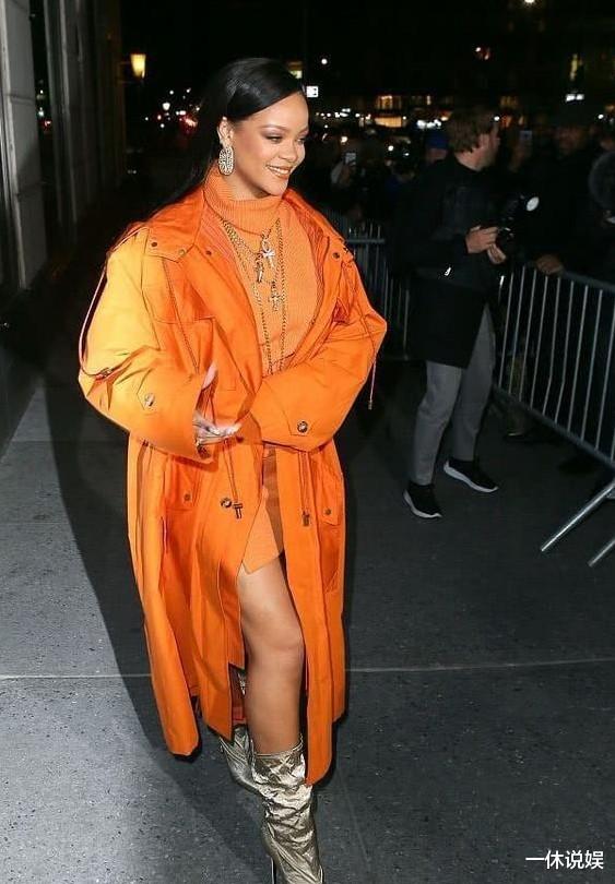 蕾哈娜|蕾哈娜亲自出面辟谣：够了，你们每年都会让我怀孕一次