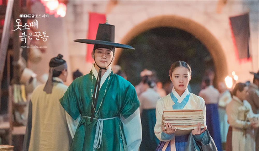 衣袖红镶边|《衣袖红镶边》:细致史实改编,开放式结局、留白的暧昧恰到好处