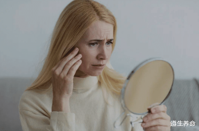 阴虚火旺|女性衰老“加速器”公布，勤洗头排第5，第1容易被忽视