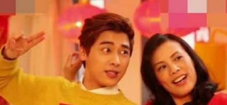 舜网 明星与妈妈合照，林志玲的妈妈也很漂亮，这是鹿晗的姐姐吧！