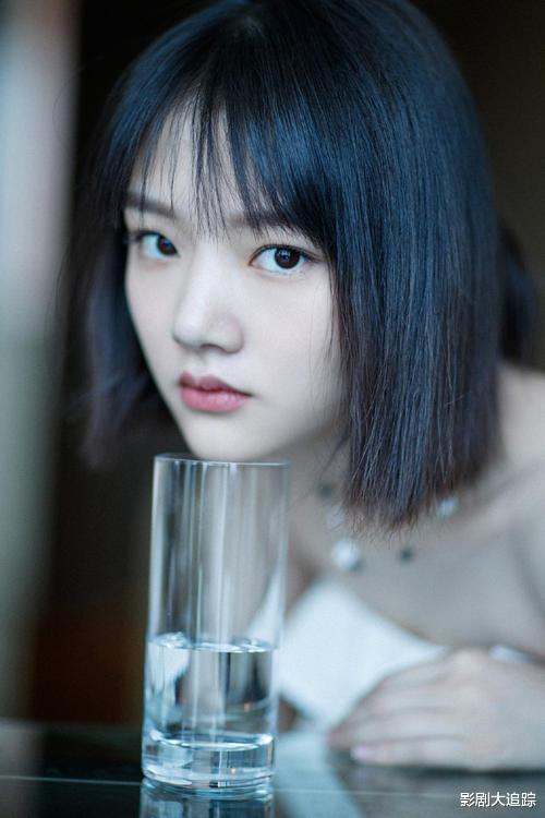 张新成|《她的小梨涡》影视化，张新成被曝出演痞帅男主，搭档乖乖女的她