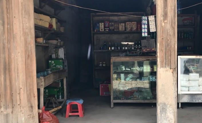  滁州老街中的商店，70多岁老奶奶还在坚守，能否勾起你的回忆