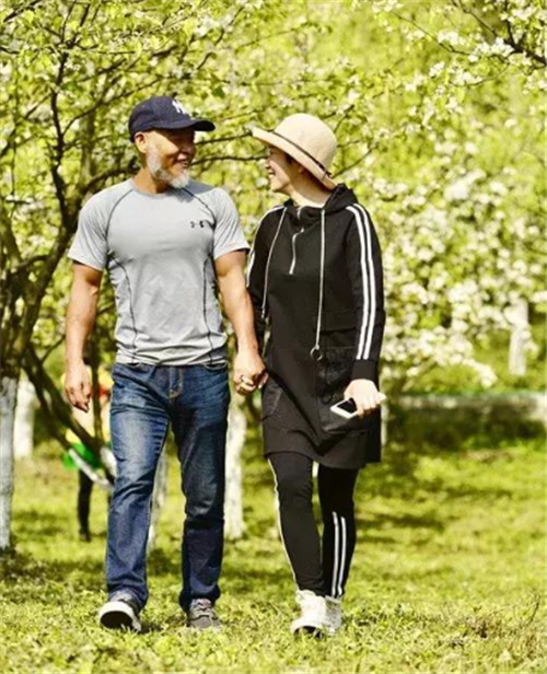 陈伟霆|“老年版彭于晏”：43岁健身，撩走小13岁娇妻，64岁身体堪比20岁