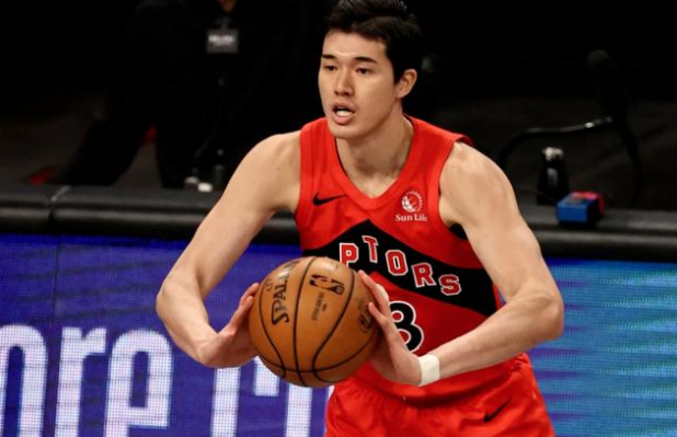 周琦|19中11砍26+13太強(qiáng)！渡邊雄太成功追夢(mèng)NBA，他可不是混血球員啊