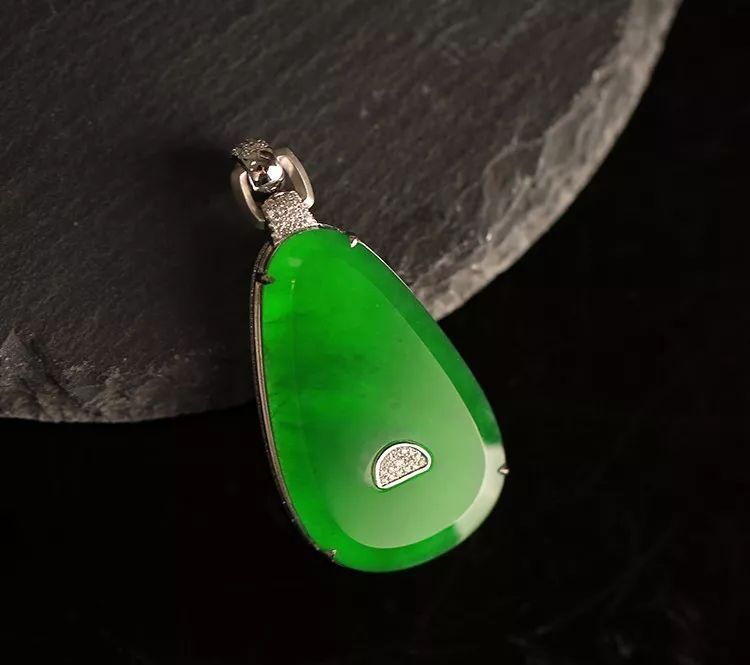 翡翠|翡翠行话：厚桩、怪桩、正桩，你了解过吗？