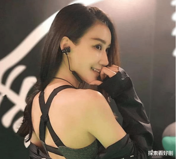 周杰伦|周杰伦女助理走红，外表阳光身材高挑，网友：周杰伦眼光太毒了