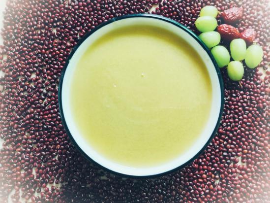 芹菜|?吃一口比5斤芹菜管用,若你常吃,清栓降脂,血管光滑如瓷器