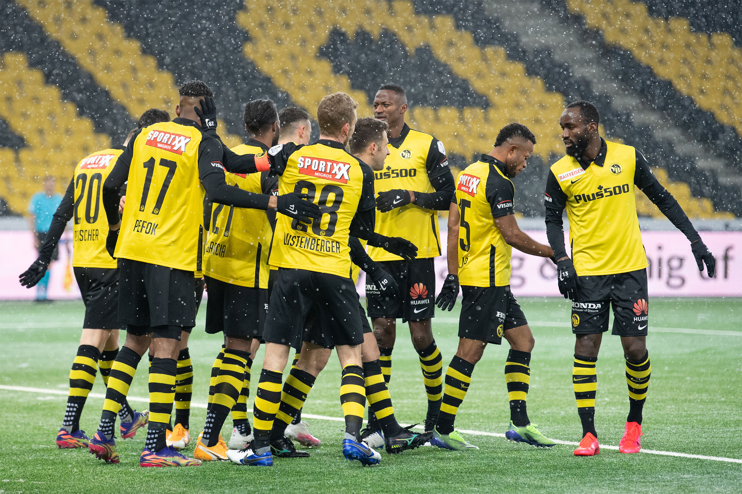 阿賈克斯|歐聯杯賽事分析：阿賈克斯vs年輕人