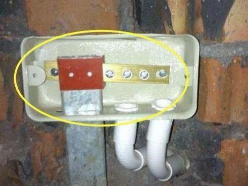 卫生间花洒记得接根电线,我家开始不知道,入住后才知道危险