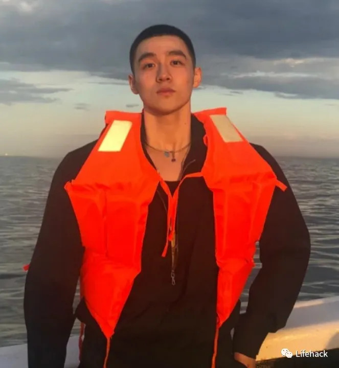 酸奶|网吧偶遇寸头天菜,果然男生留寸头最帅比