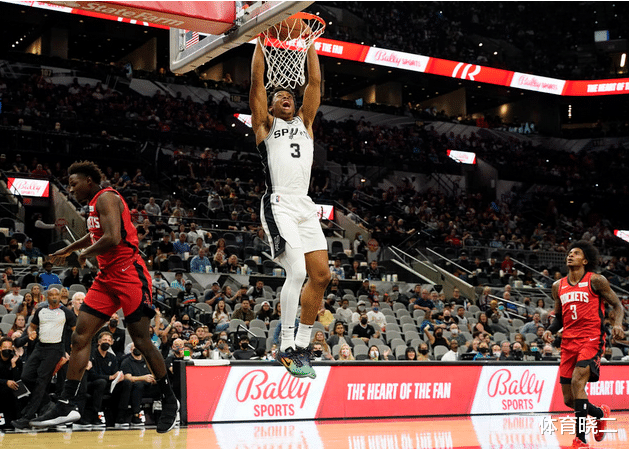 豪斯 该交易了!豪斯4中1仅得3分遭诟病,小波特比赛态度遭质疑