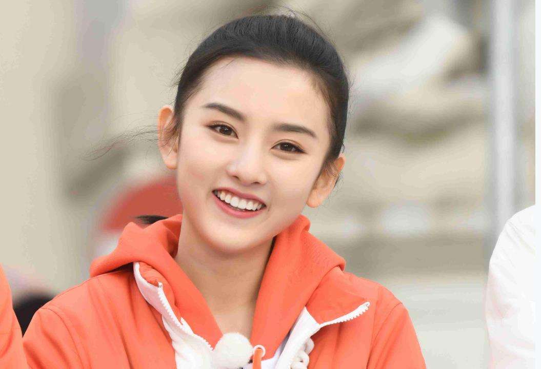 宋祖儿|宋祖儿暗恋白宇？宋祖儿不停cue白宇，只是为了稳定下吃到的红利