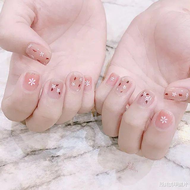 美甲|超级适合春天的花花草草美甲，仙气满满！