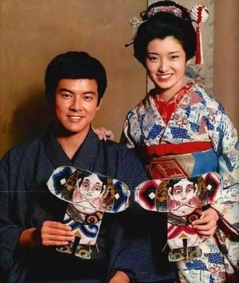 三浦友和|山口百惠和三浦友和：日本演艺圈的神仙眷侣，恩爱41年连架都不吵