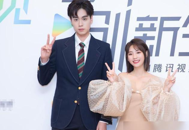 胡一天|胡一天新剧再现最萌身高差，粉丝们太期待他的第二部男主甜剧了