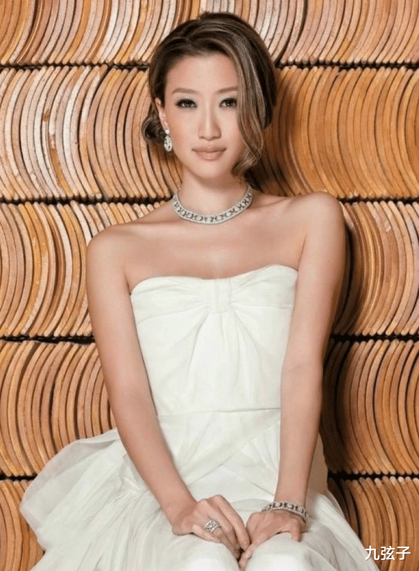 谢婷婷|她换男友如换衣服，多情胜过父亲，39岁未婚产女，女儿生父成谜！