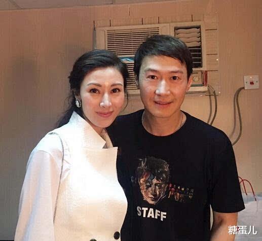 李嘉欣|李嘉欣分明是老太婆，晒素颜连美颜都掩不住老态，装嫩不觉得假？