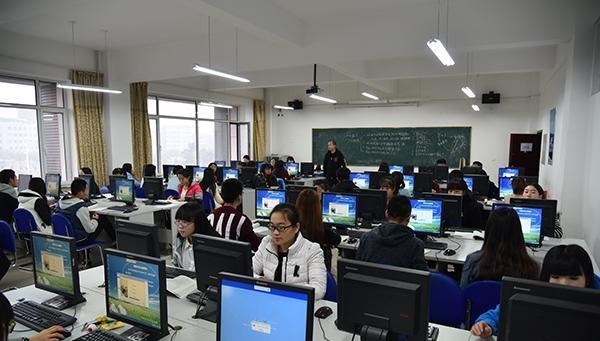 |985大学毕业生后悔哭诉,别被这5个专业迷惑,否则高考白考了