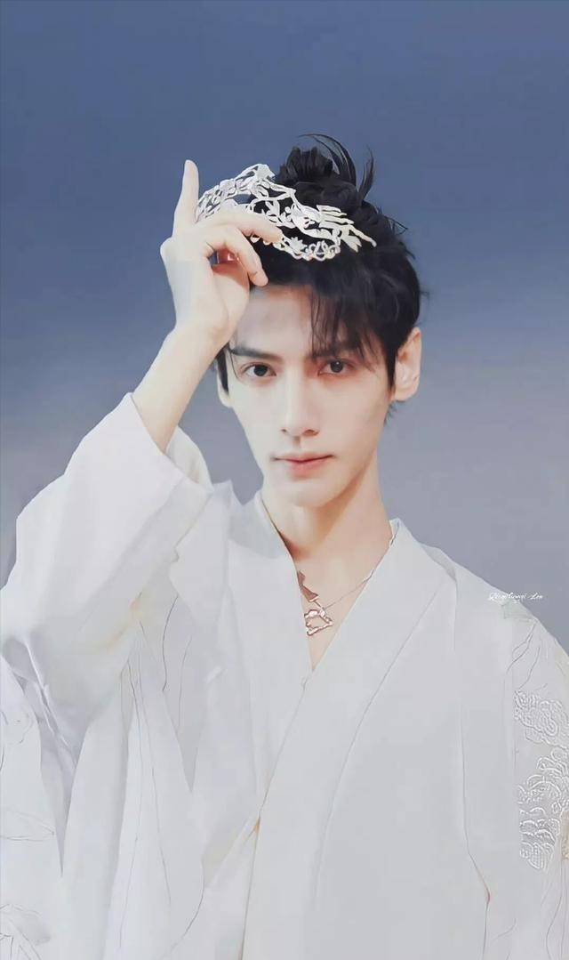 罗云熙|纪焕博发文向罗云熙道歉？刘浩存只手遮天？向佐和郭碧婷拼二胎？