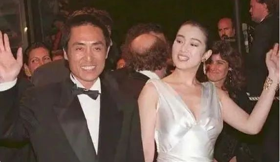 张艺谋|女学生娱圈“夺权”记：不是时代选择了陈婷，而是她读懂了张艺谋