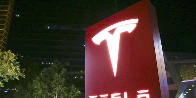 范上官|30天蒸发1.7万亿元，被国人买出来的“首富”，如今尝到苦果了？