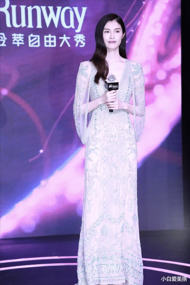 小白爱美搭|何穗作为模特太有优势了，身材好得让人惊叹，完美比例秀出大长腿