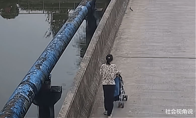 婴儿车 宁波年轻女子推婴儿车到桥上，随后头也不回地跳下，没有丝毫犹豫