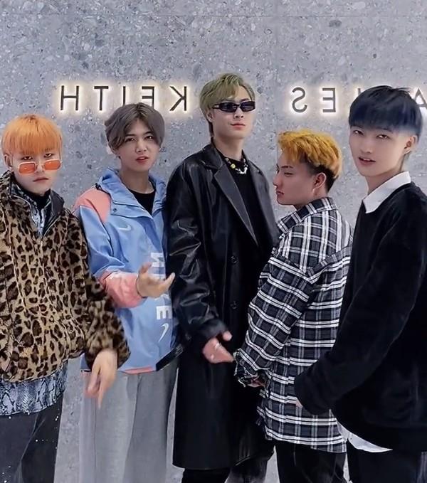 鹿晗|山寨鹿晗走红，女搭档模仿关晓彤，成立低配EXO，全员碰瓷明星