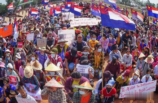 “你們放心示威，安全由我們保護！”緬甸實力強勁的民武發聲-圖4