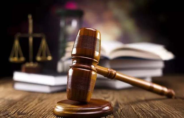 海星速闻 老人将300万元房产送给水果店店主,老人家属对此持有异议。