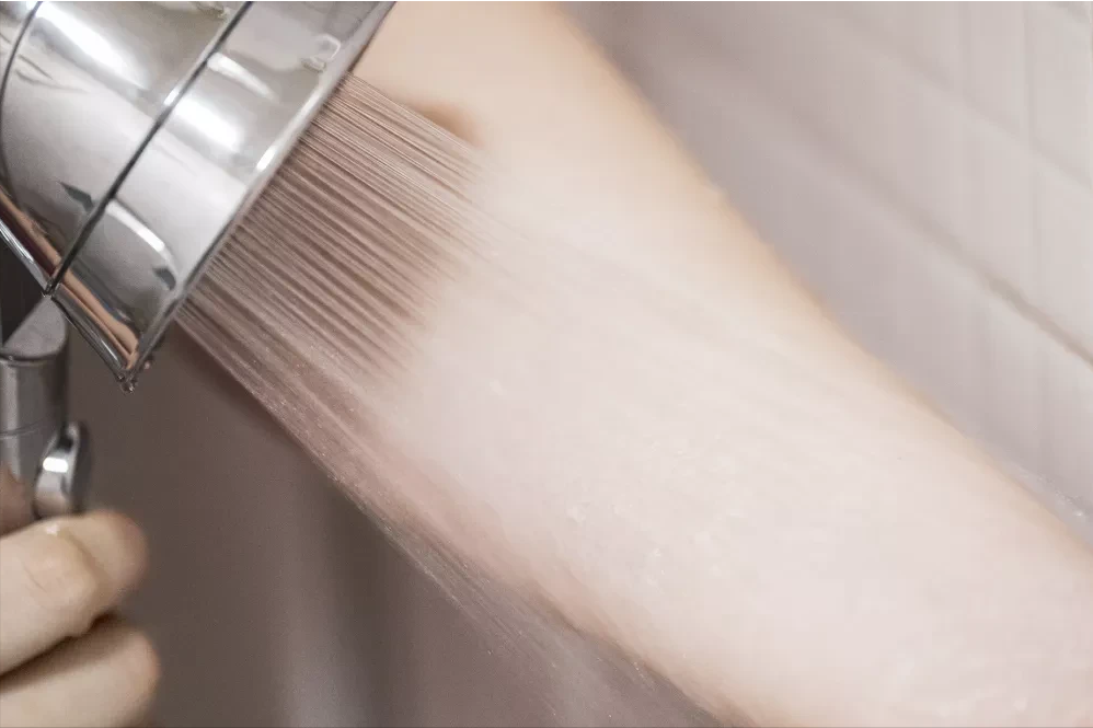 卫生间再大，也别装洗手台了！瞧瞧年轻人这样布置，太实用了