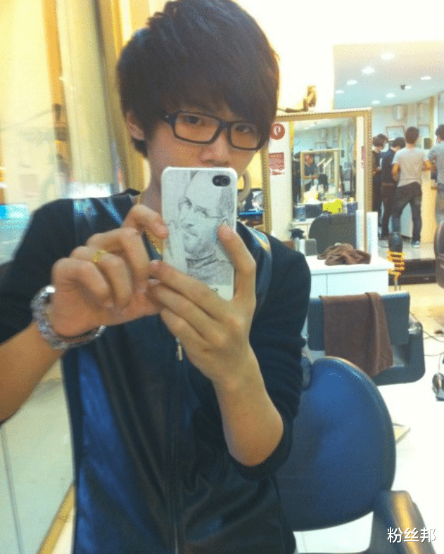 好家伙|直播超过10年的YY主播，各自都“功成名就”，唯独赵小磊一事无成