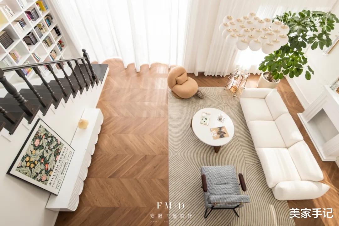 不顾反对,她坚持买下人人嫌弃的顶楼,看效果,大家反而夸赚到了