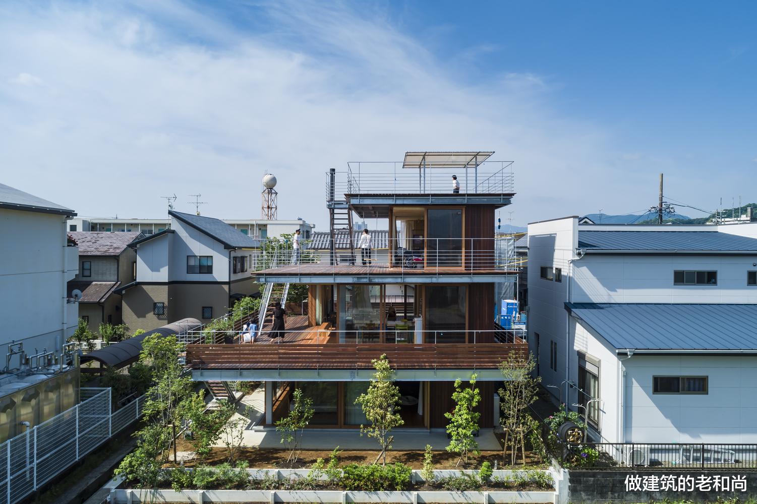 |拥有甲板般露台的住宅：反私密性的开放获取全视野的景观